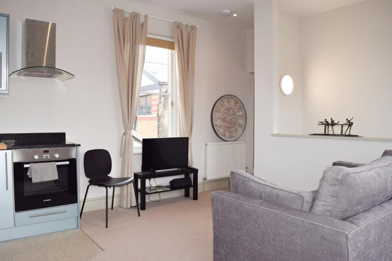 Stylish Light-Filled 1 Bedroom Flat In Hammersmith Londres Exterior foto